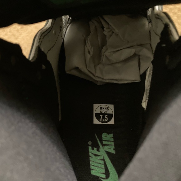 Jordan 1 Retro High OG - Lucky Green - Picture 9 of 9